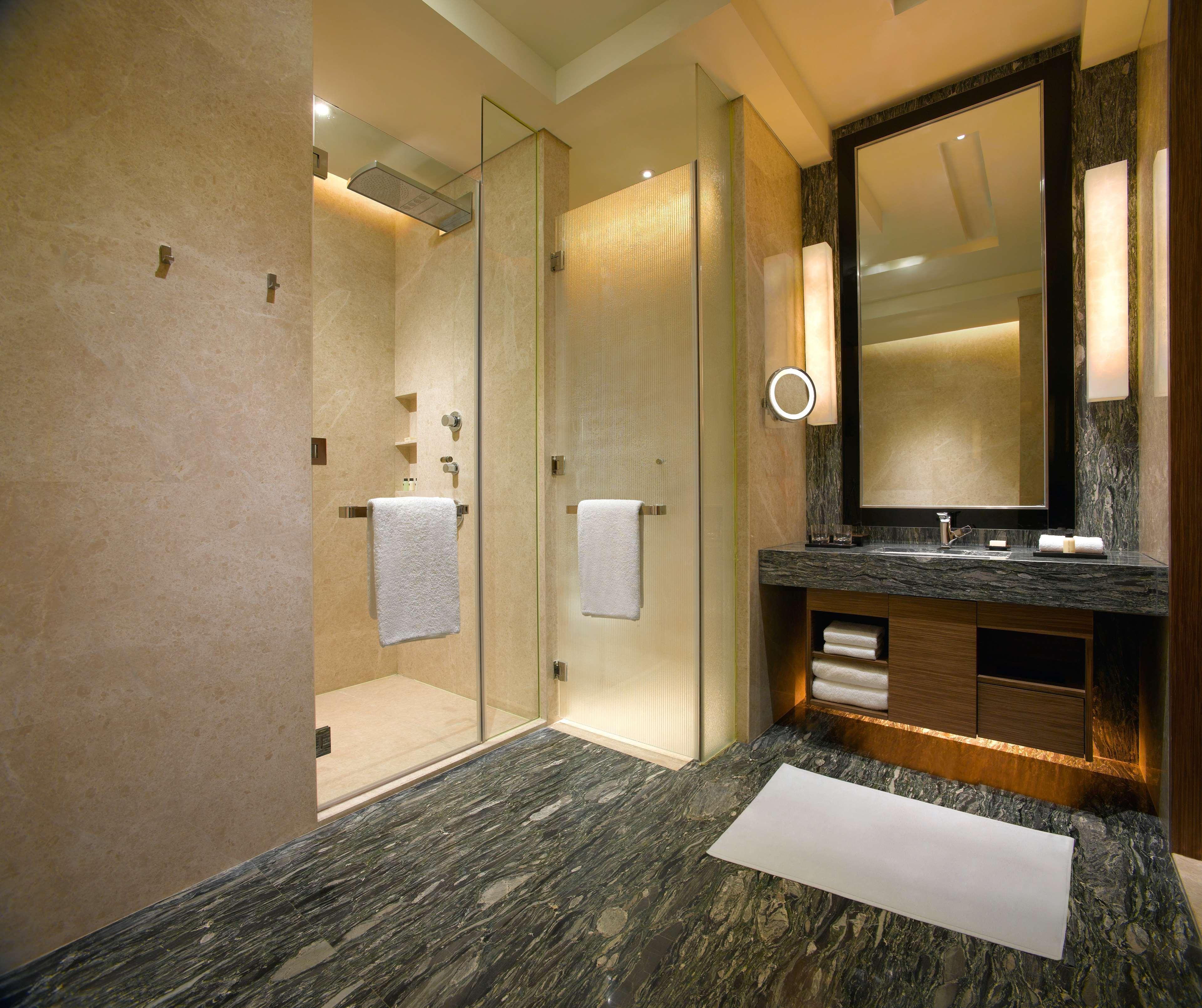 Hyatt Regency Guiyang Hotel Guiyang  Exterior photo